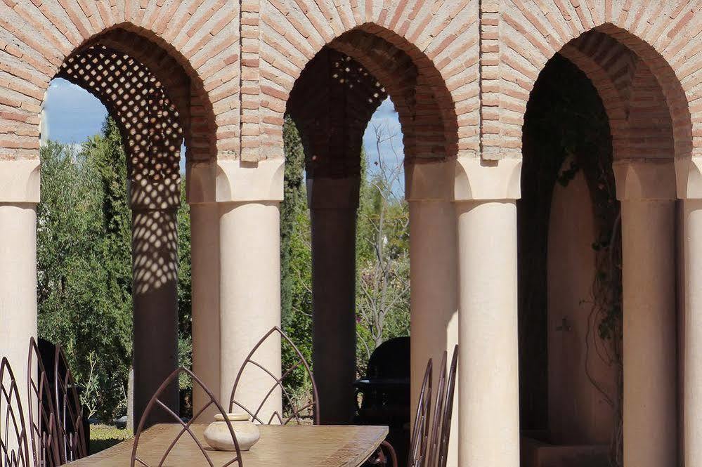 Le Cazar Hotel El Ain Exterior photo