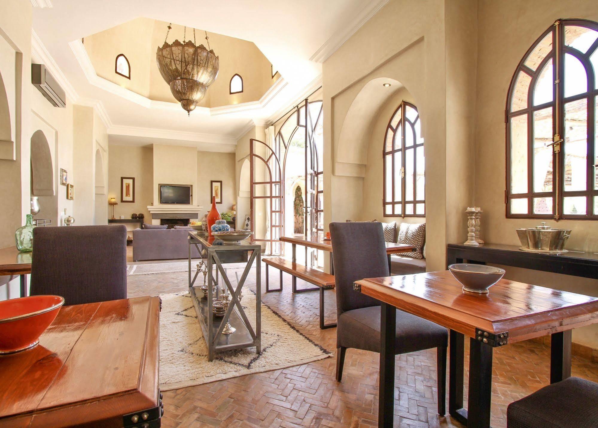 Le Cazar Hotel El Ain Exterior photo
